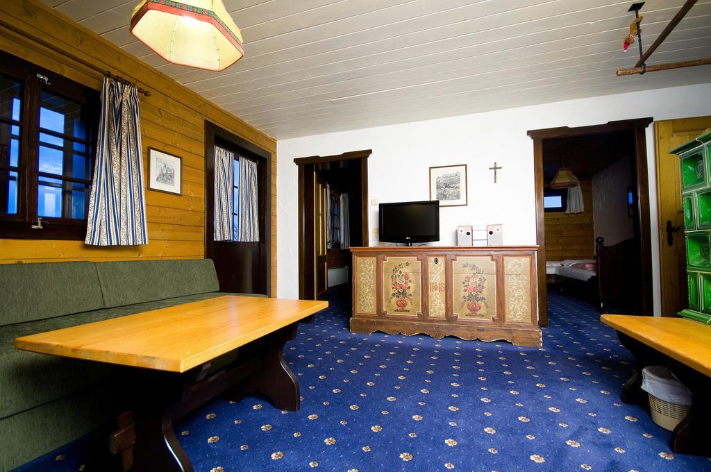 Alpenhäuser Marcius Sonnenalpe Nassfeld Zimmer foto
